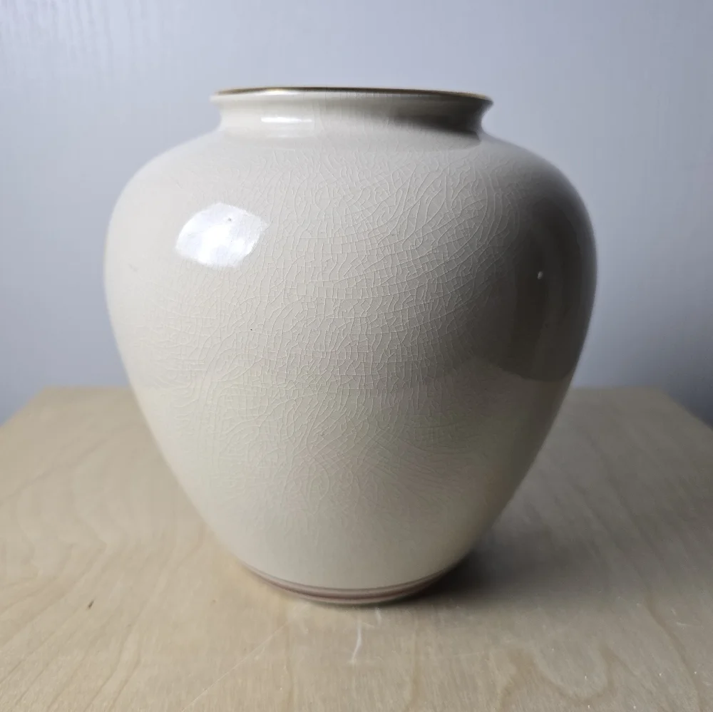 Kutani Ware Vase Pottery Jar With Flowers and Birds